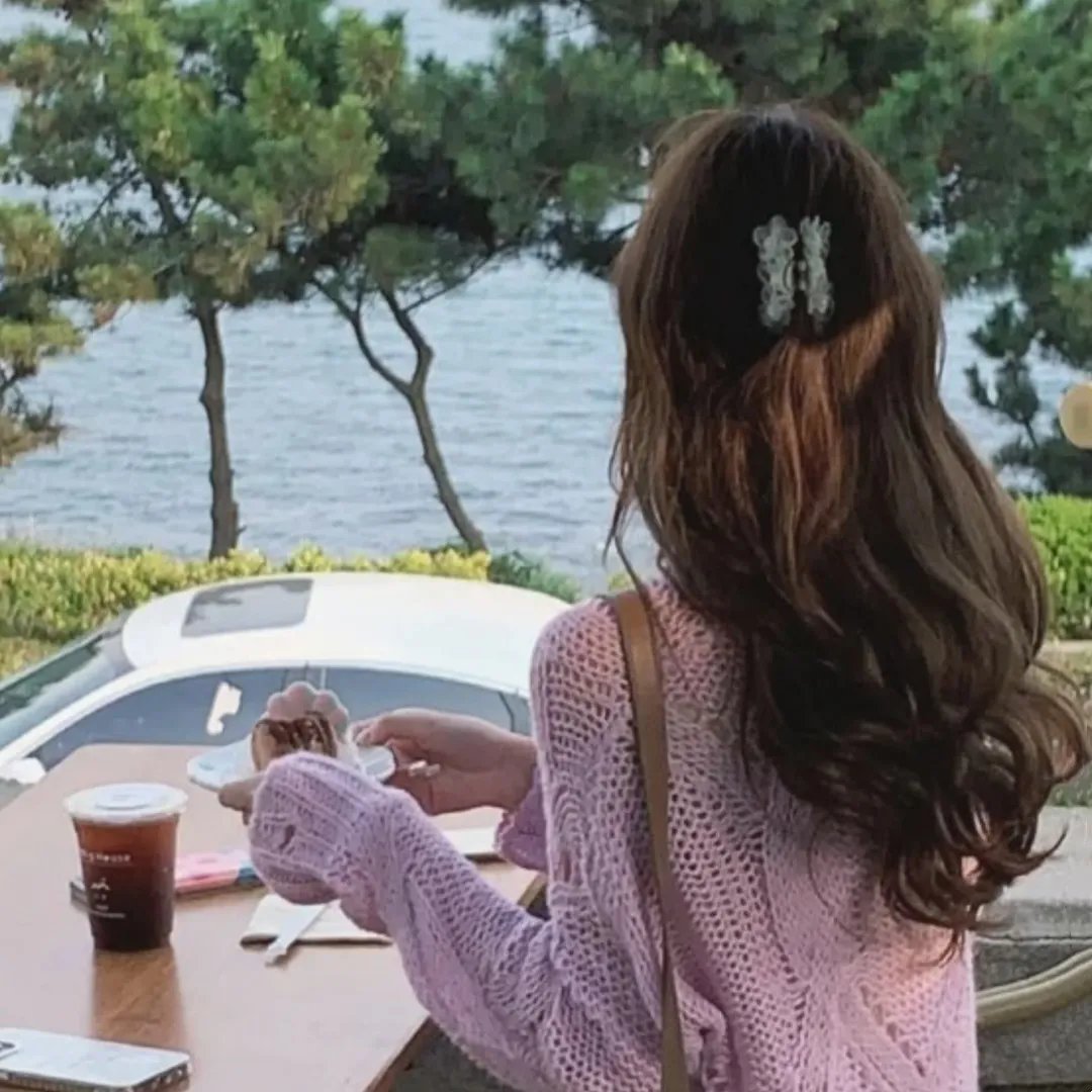 蒙面纱的男子